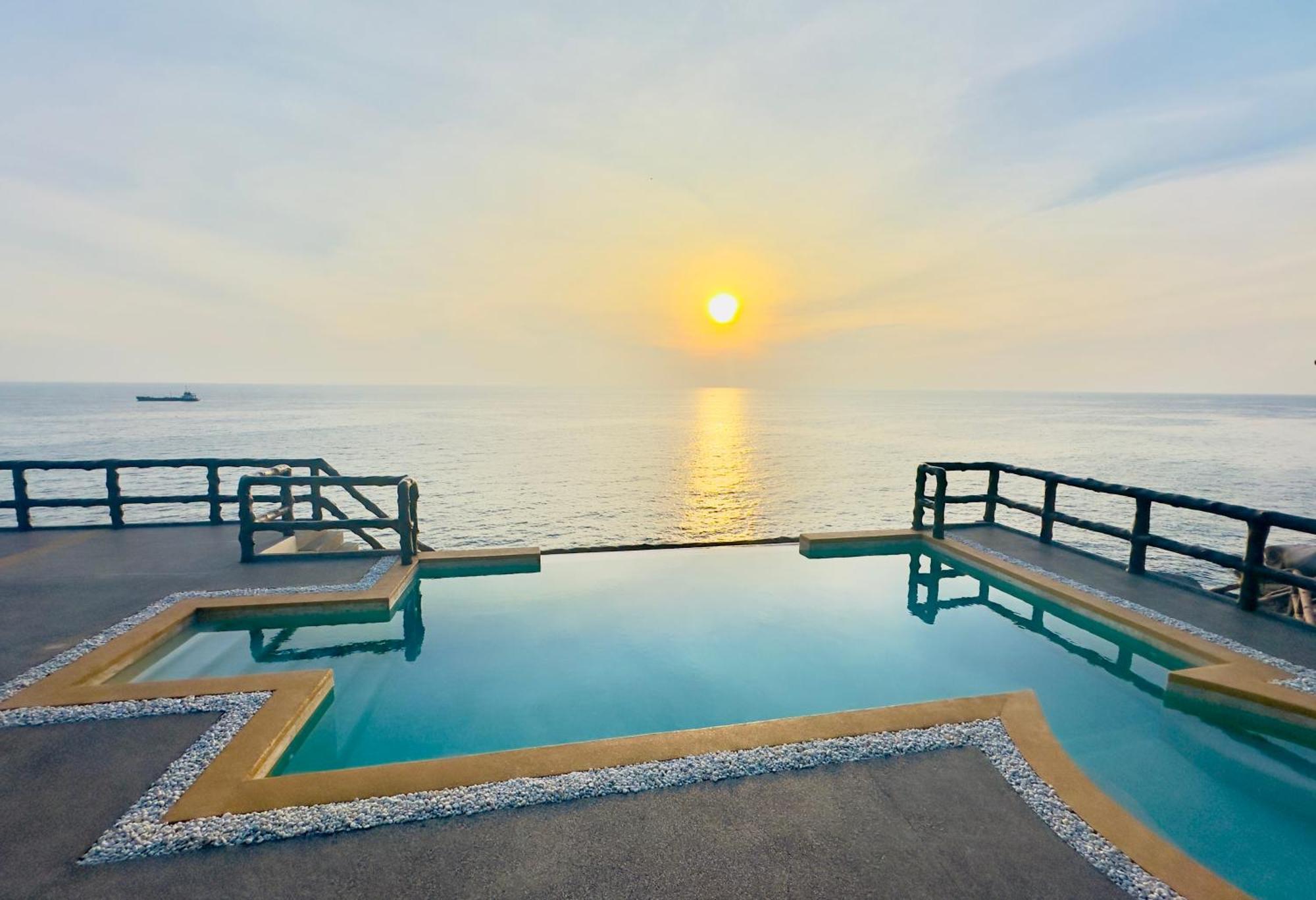 Ocean Front Apartment Koh Tao